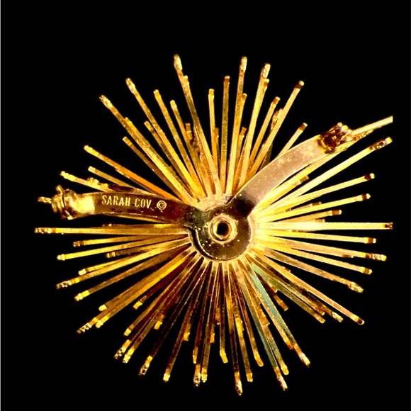 Vintage SARAH COVENTRY STARBURST 🌟✨⭐️💫✴️ Gold tone Brooch ✨✴️💫🌟 MINT - Picture 3 of 3